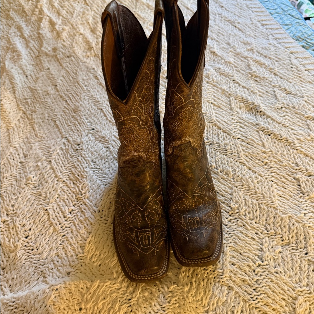 Distressed Brown Cowboy Boots